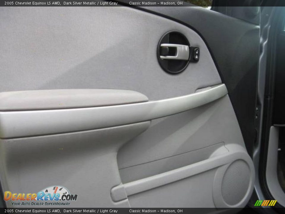 2005 Chevrolet Equinox LS AWD Dark Silver Metallic / Light Gray Photo #13
