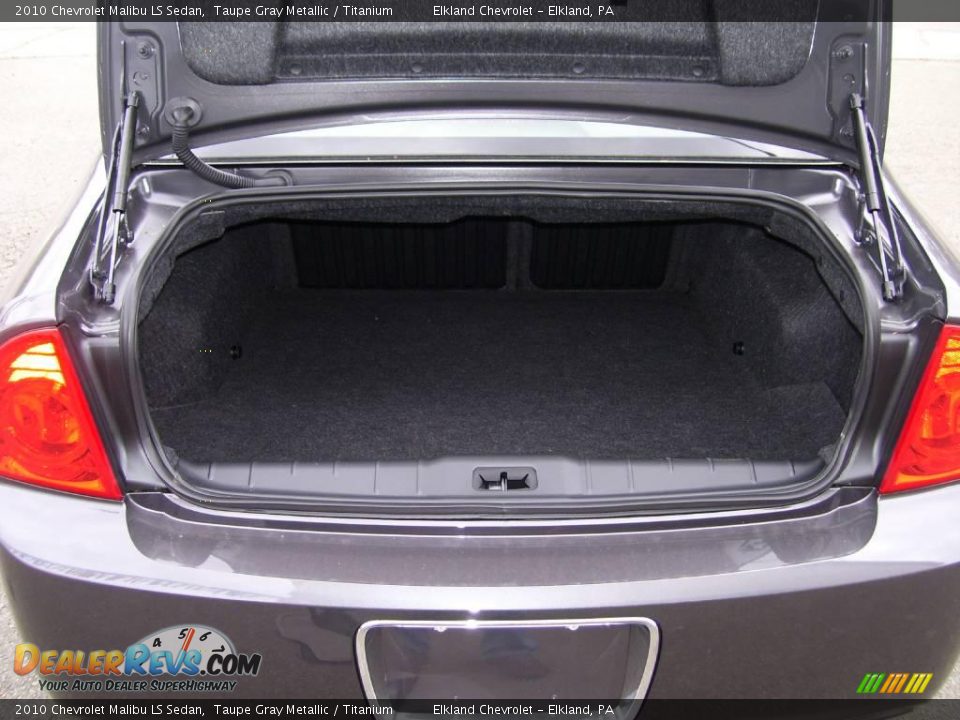 2010 Chevrolet Malibu LS Sedan Taupe Gray Metallic / Titanium Photo #10