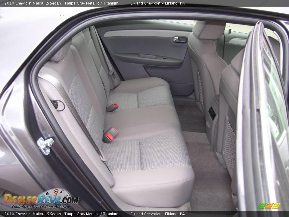 2010 Chevrolet Malibu LS Sedan Taupe Gray Metallic / Titanium Photo #19