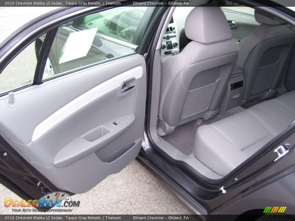 2010 Chevrolet Malibu LS Sedan Taupe Gray Metallic / Titanium Photo #27