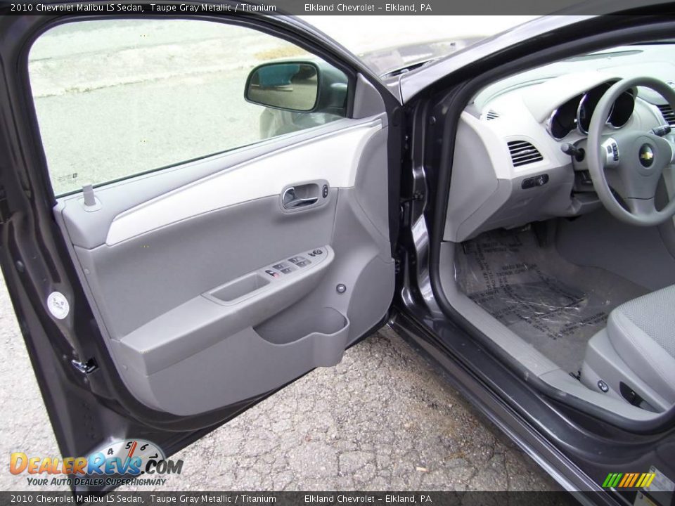 2010 Chevrolet Malibu LS Sedan Taupe Gray Metallic / Titanium Photo #30