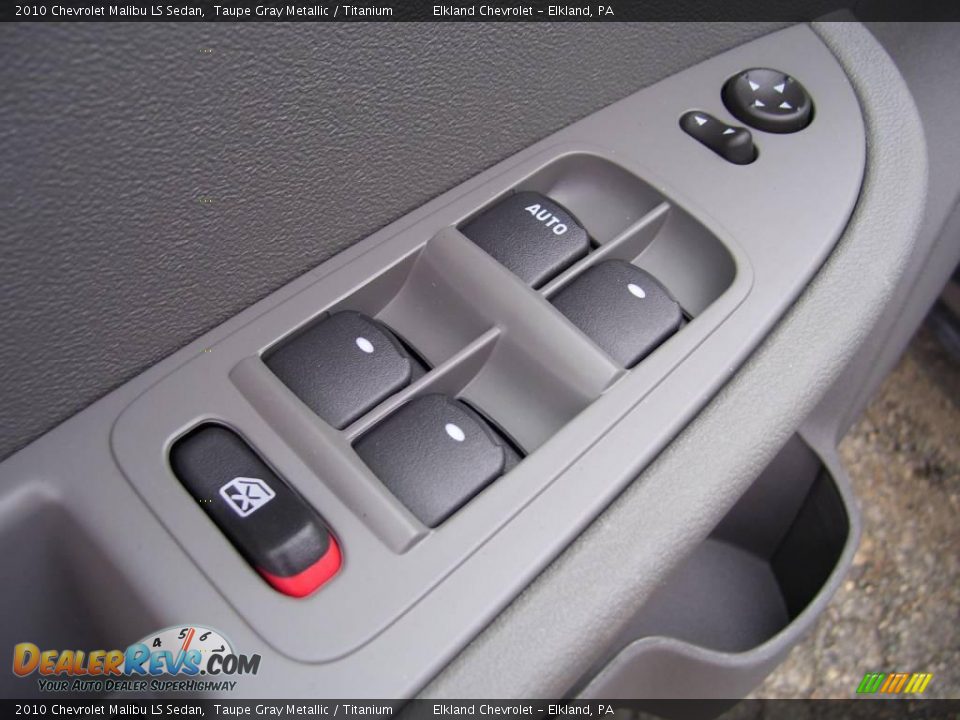 2010 Chevrolet Malibu LS Sedan Taupe Gray Metallic / Titanium Photo #31