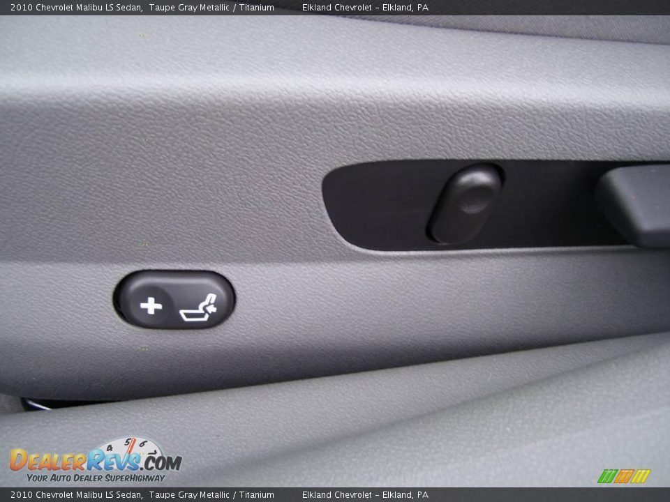 2010 Chevrolet Malibu LS Sedan Taupe Gray Metallic / Titanium Photo #35