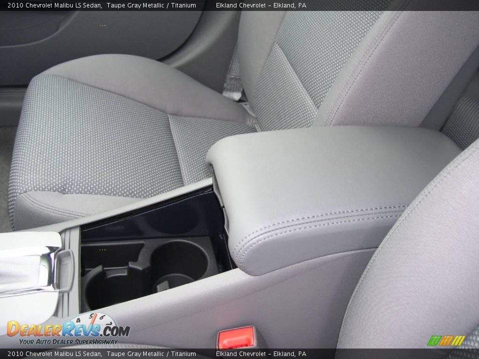 2010 Chevrolet Malibu LS Sedan Taupe Gray Metallic / Titanium Photo #36