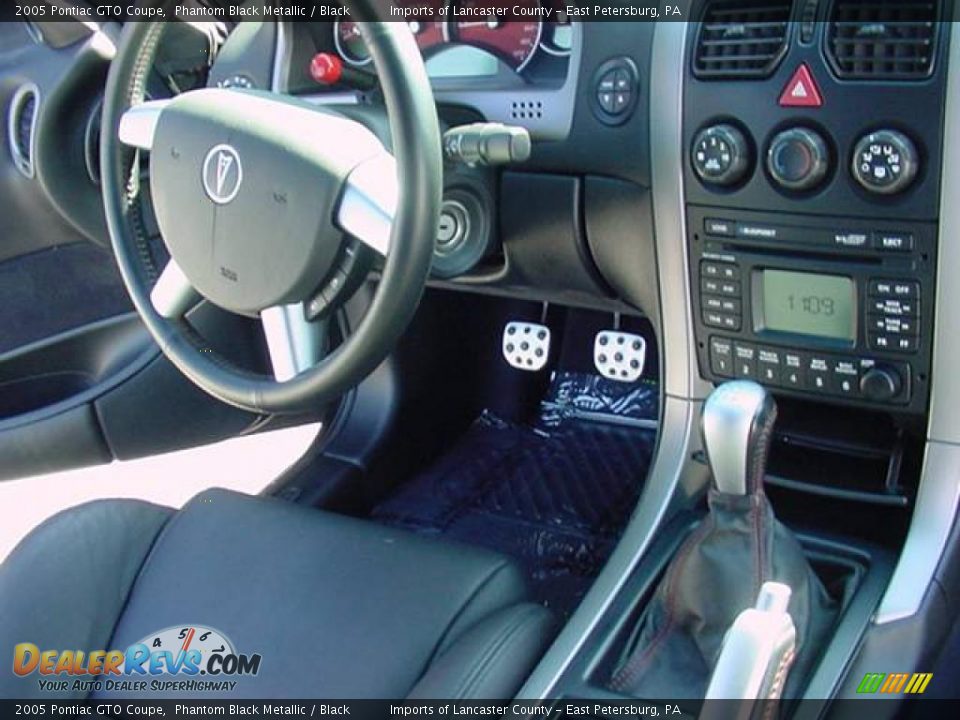 2005 Pontiac GTO Coupe Phantom Black Metallic / Black Photo #9