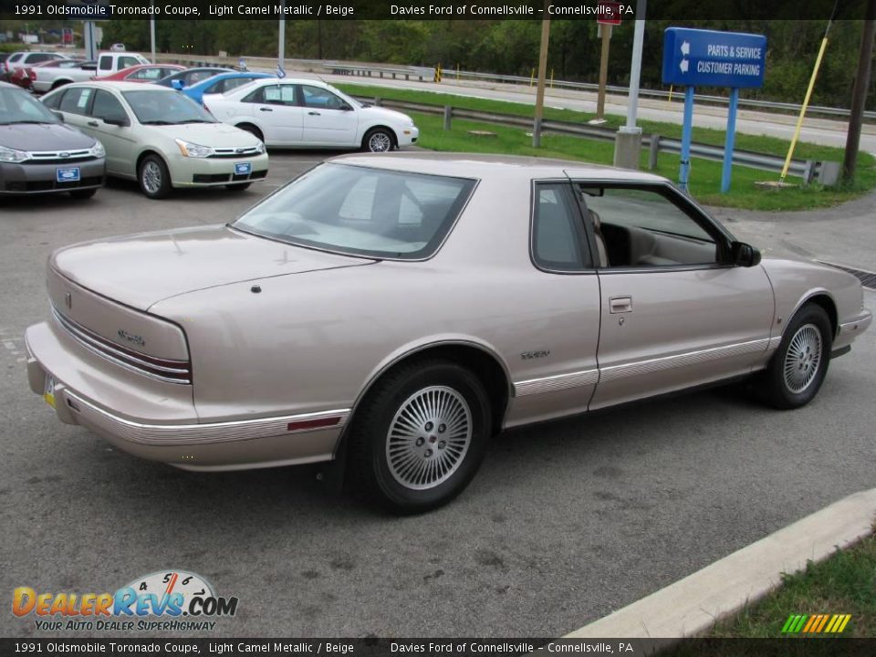 1991 Oldsmobile Toronado Coupe Light Camel Metallic / Beige Photo #6