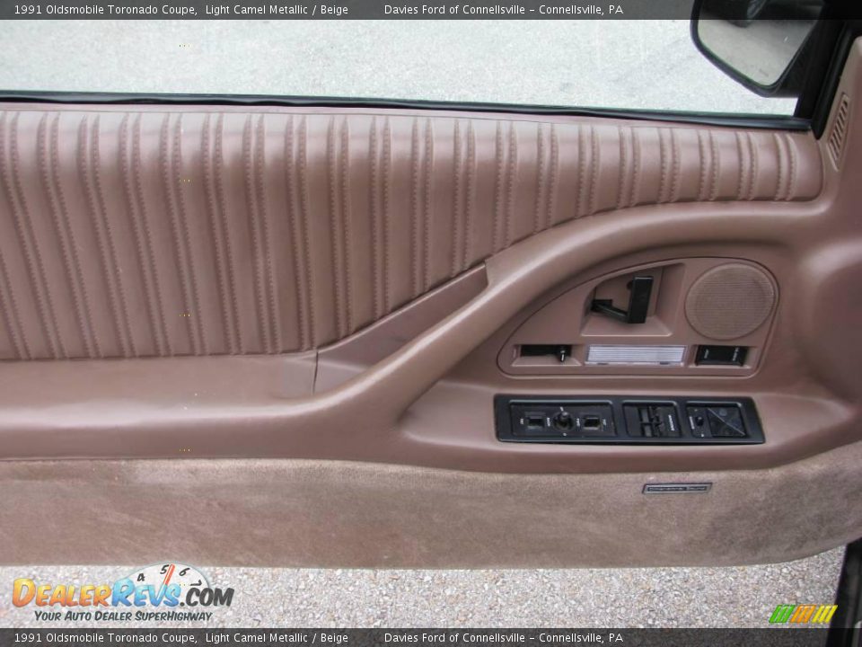 1991 Oldsmobile Toronado Coupe Light Camel Metallic / Beige Photo #11