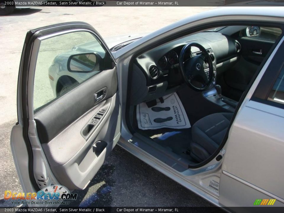 2003 Mazda MAZDA6 i Sedan Satin Silver Metallic / Black Photo #9