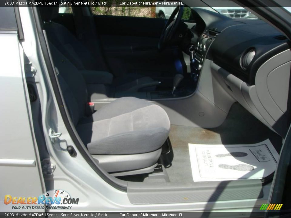 2003 Mazda MAZDA6 i Sedan Satin Silver Metallic / Black Photo #11
