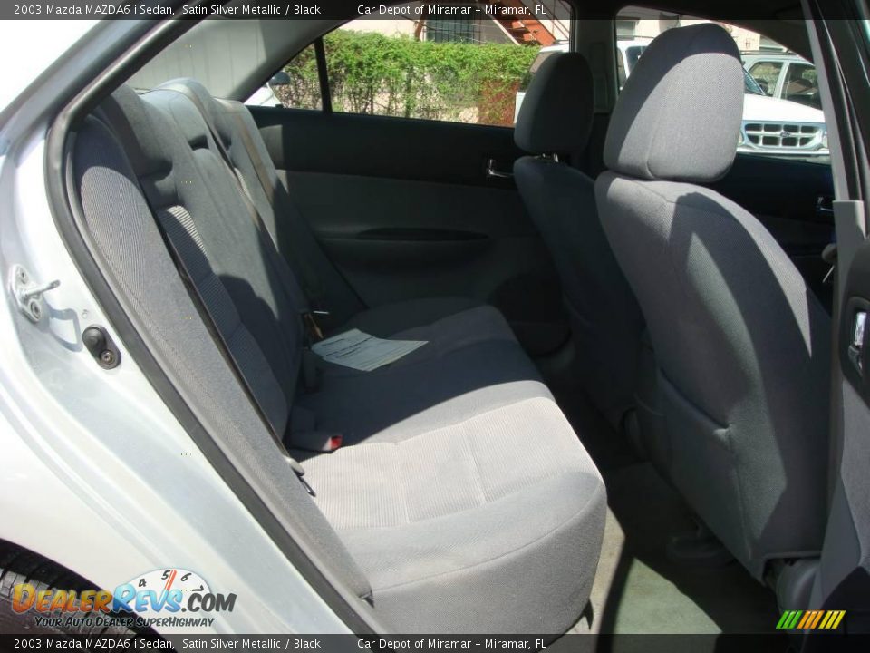 2003 Mazda MAZDA6 i Sedan Satin Silver Metallic / Black Photo #12