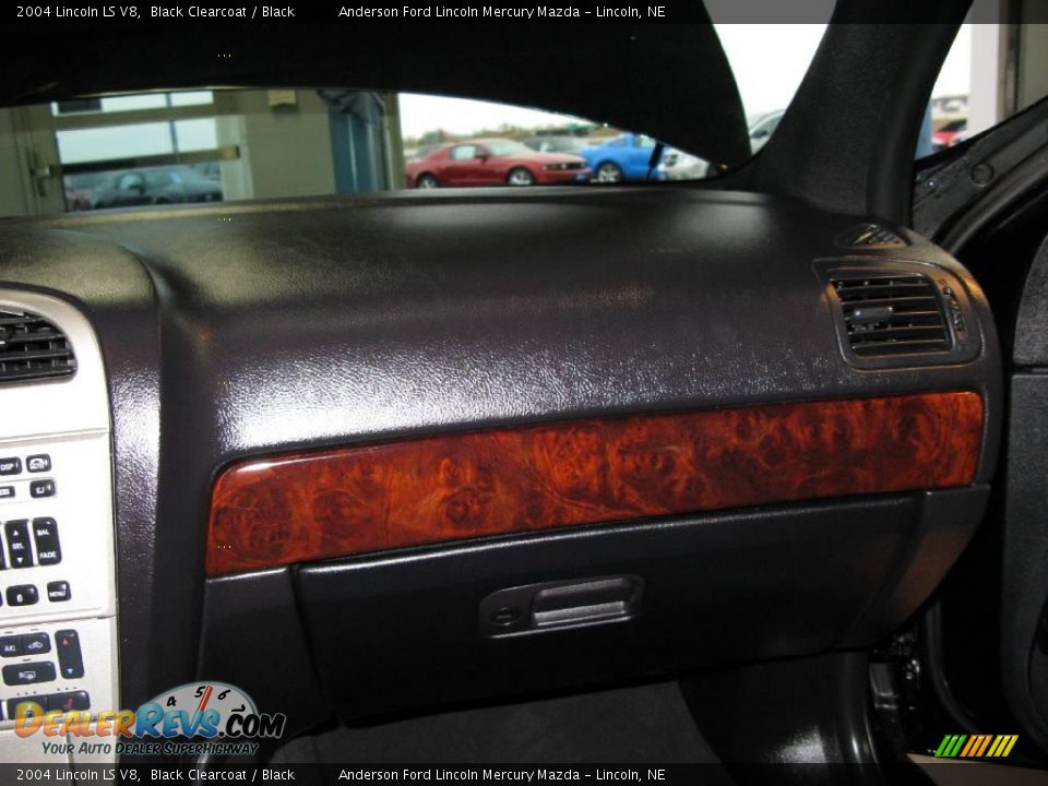 2004 Lincoln LS V8 Black Clearcoat / Black Photo #18