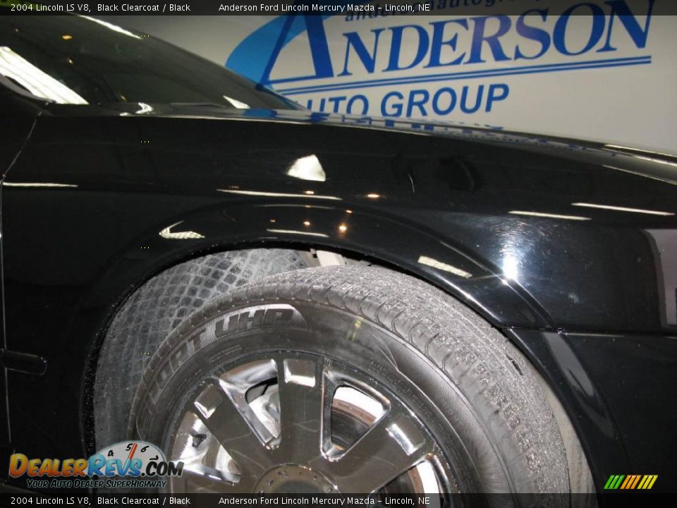 2004 Lincoln LS V8 Black Clearcoat / Black Photo #22