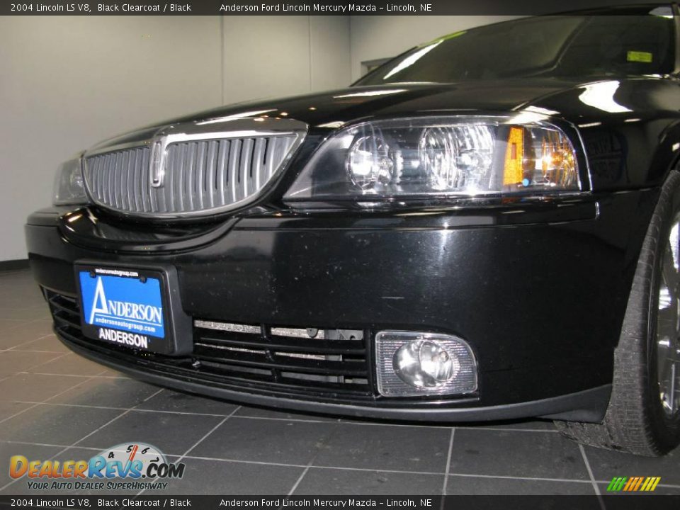 2004 Lincoln LS V8 Black Clearcoat / Black Photo #24