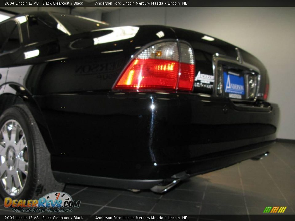 2004 Lincoln LS V8 Black Clearcoat / Black Photo #30