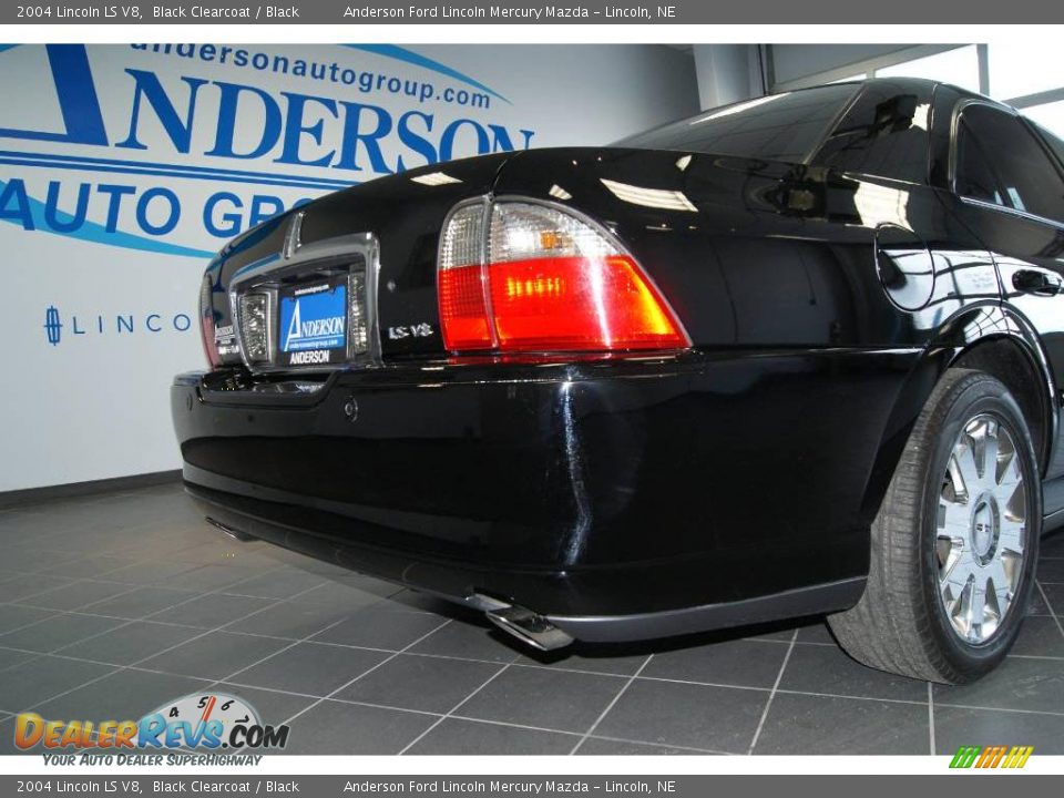 2004 Lincoln LS V8 Black Clearcoat / Black Photo #31