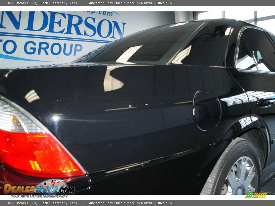 2004 Lincoln LS V8 Black Clearcoat / Black Photo #32