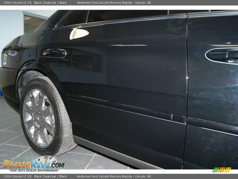 2004 Lincoln LS V8 Black Clearcoat / Black Photo #34