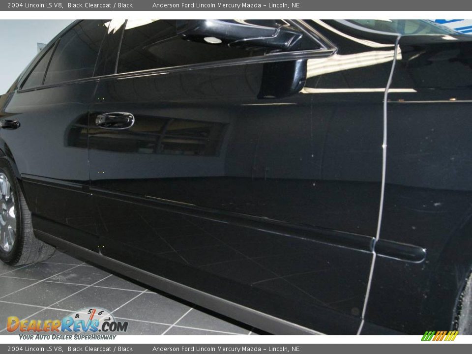 2004 Lincoln LS V8 Black Clearcoat / Black Photo #35