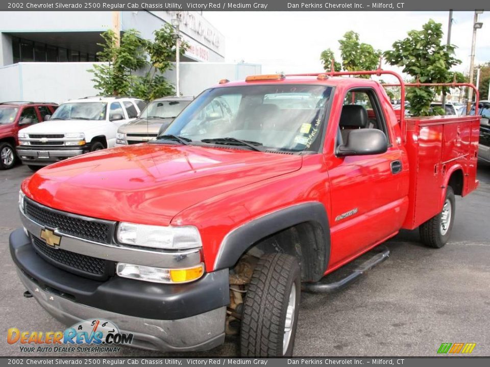 2002 Chevrolet Silverado 2500 Regular Cab Chassis Utility Victory Red / Medium Gray Photo #1