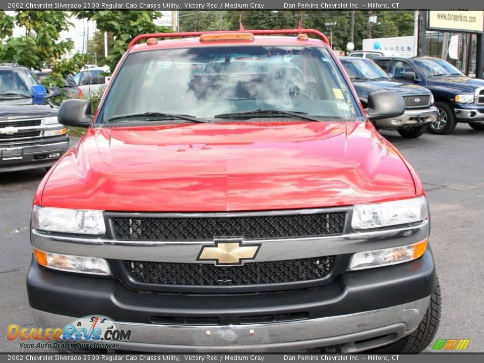 2002 Chevrolet Silverado 2500 Regular Cab Chassis Utility Victory Red / Medium Gray Photo #2