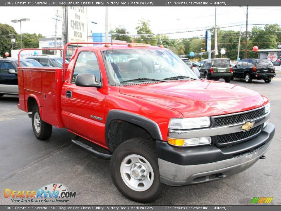 2002 Chevrolet Silverado 2500 Regular Cab Chassis Utility Victory Red / Medium Gray Photo #3