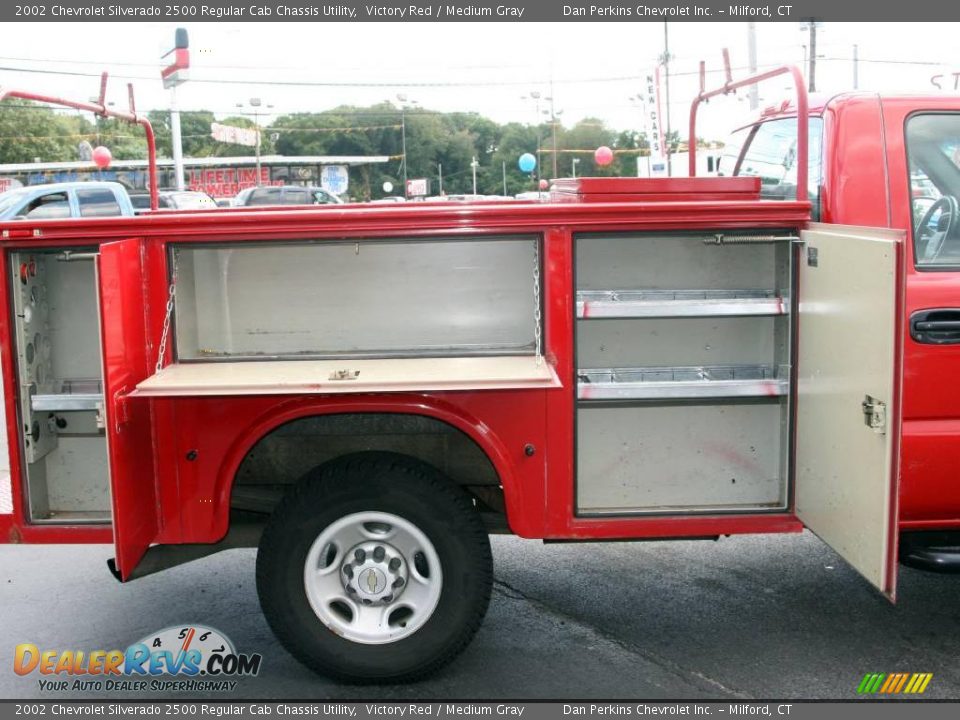 2002 Chevrolet Silverado 2500 Regular Cab Chassis Utility Victory Red / Medium Gray Photo #11