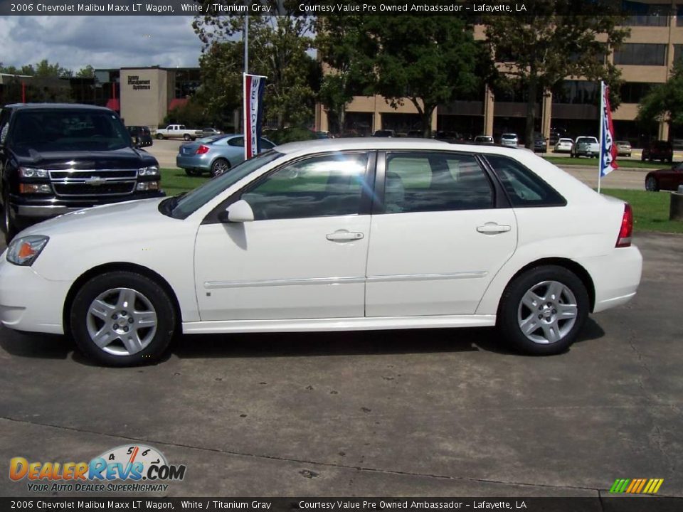 2006 Chevrolet Malibu Maxx LT Wagon White / Titanium Gray Photo #2