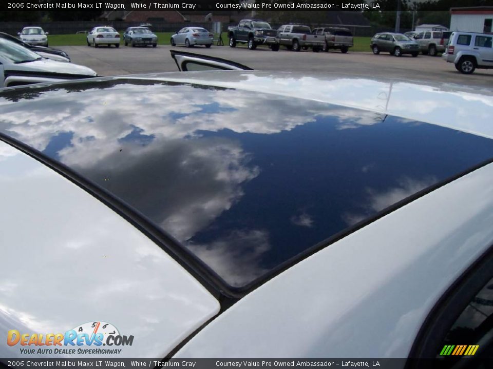 2006 Chevrolet Malibu Maxx LT Wagon White / Titanium Gray Photo #11