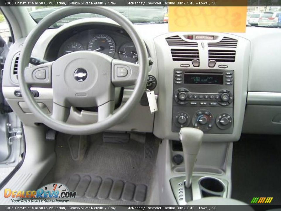 2005 Chevrolet Malibu LS V6 Sedan Galaxy Silver Metallic / Gray Photo #20