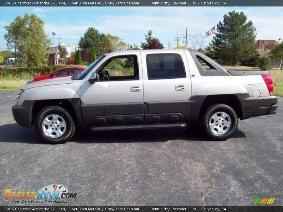 2006 Chevrolet Avalanche Z71 4x4 Silver Birch Metallic / Gray/Dark Charcoal Photo #6