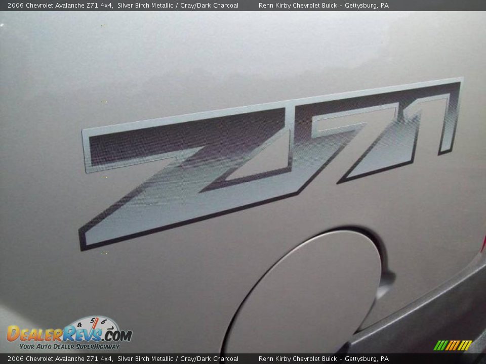 2006 Chevrolet Avalanche Z71 4x4 Silver Birch Metallic / Gray/Dark Charcoal Photo #8