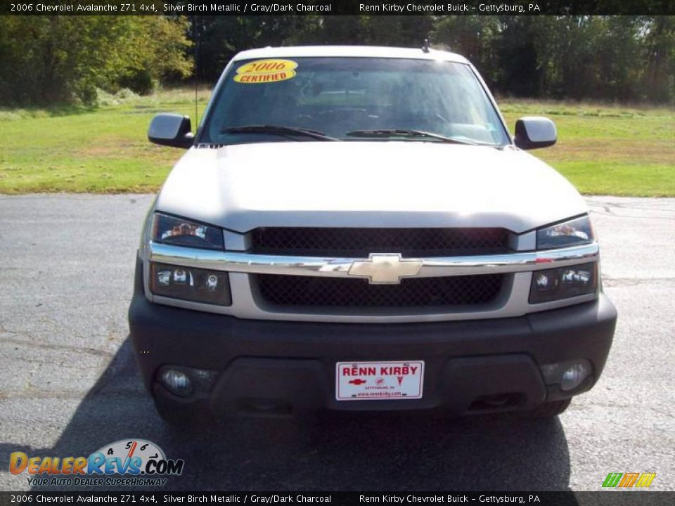 2006 Chevrolet Avalanche Z71 4x4 Silver Birch Metallic / Gray/Dark Charcoal Photo #10