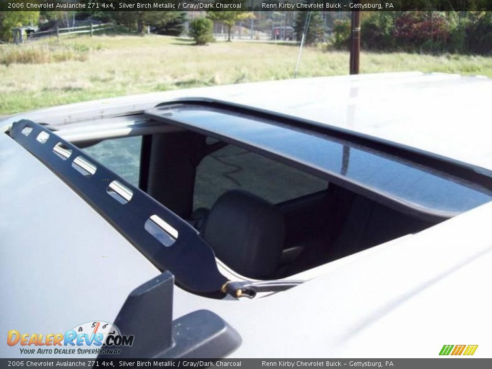 2006 Chevrolet Avalanche Z71 4x4 Silver Birch Metallic / Gray/Dark Charcoal Photo #13