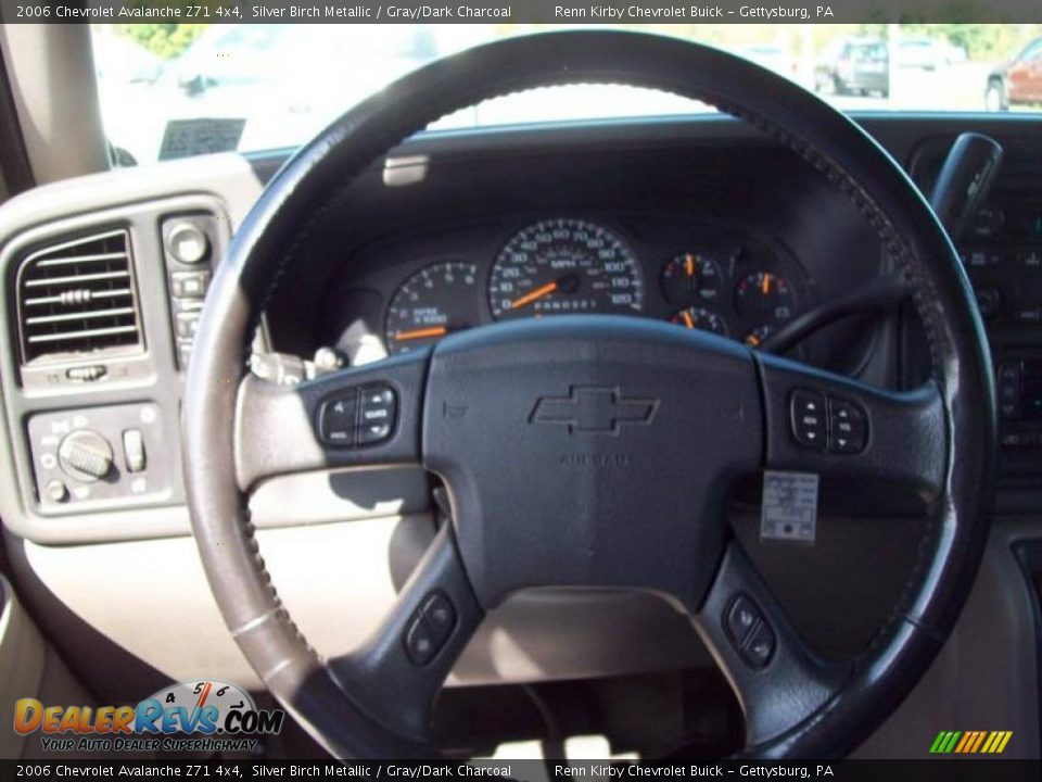 2006 Chevrolet Avalanche Z71 4x4 Silver Birch Metallic / Gray/Dark Charcoal Photo #22
