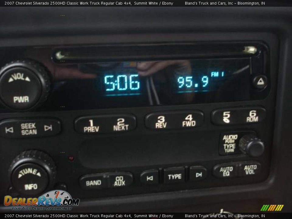 2007 Chevrolet Silverado 2500HD Classic Work Truck Regular Cab 4x4 Summit White / Ebony Photo #19
