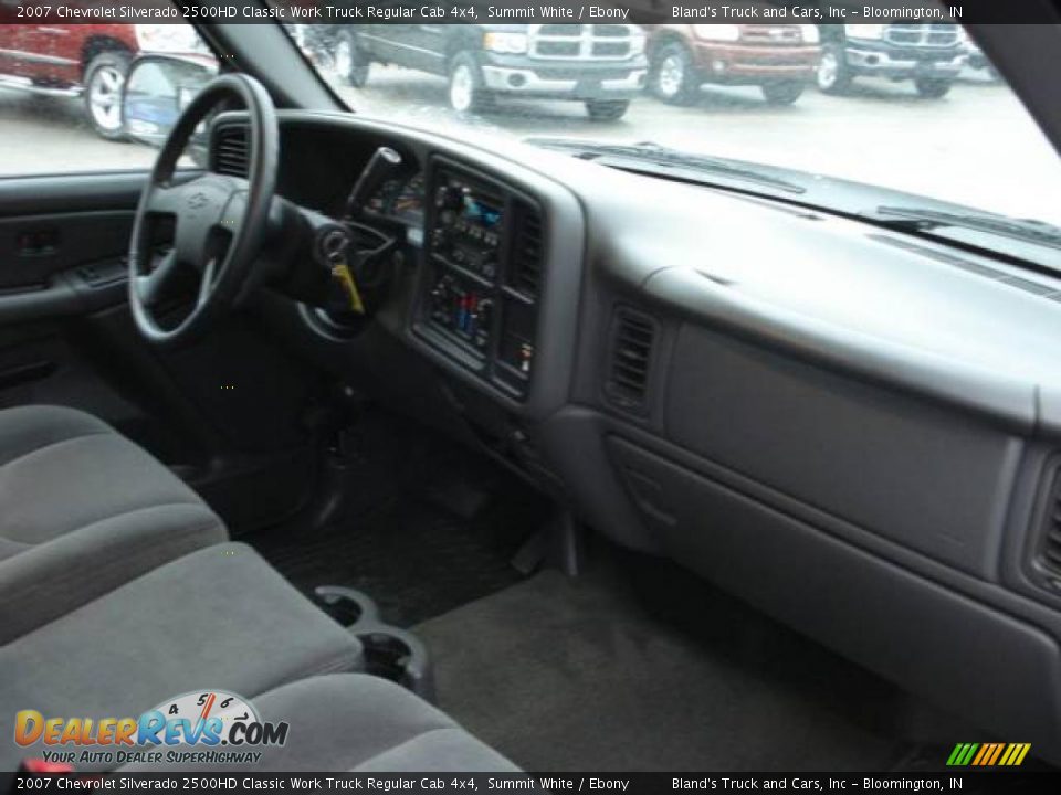 2007 Chevrolet Silverado 2500HD Classic Work Truck Regular Cab 4x4 Summit White / Ebony Photo #24