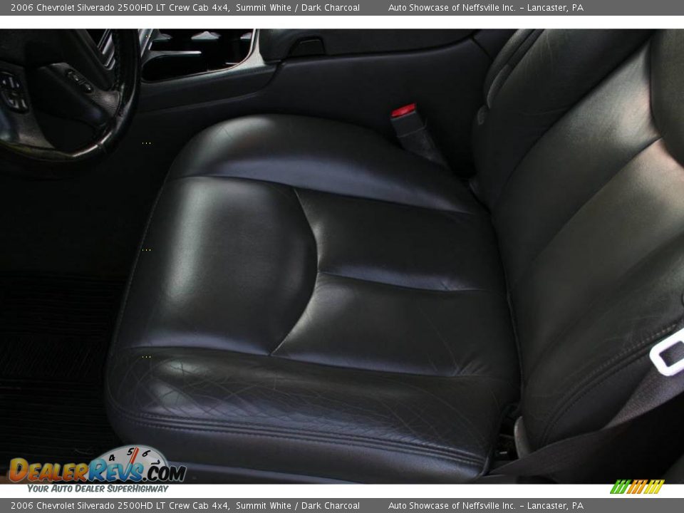 2006 Chevrolet Silverado 2500HD LT Crew Cab 4x4 Summit White / Dark Charcoal Photo #16