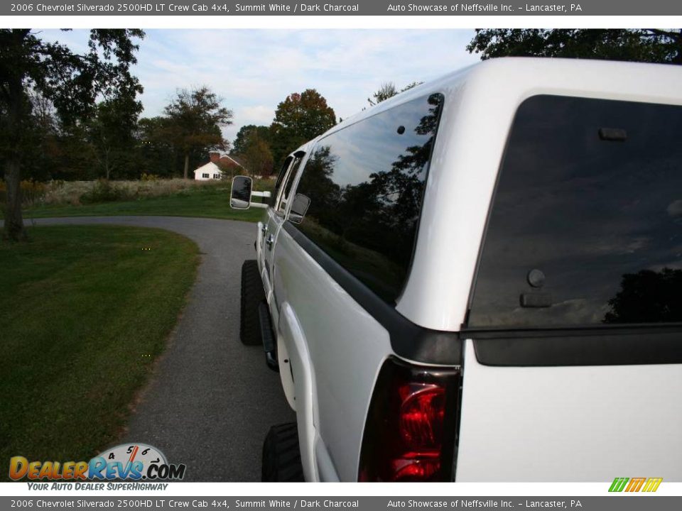 2006 Chevrolet Silverado 2500HD LT Crew Cab 4x4 Summit White / Dark Charcoal Photo #17