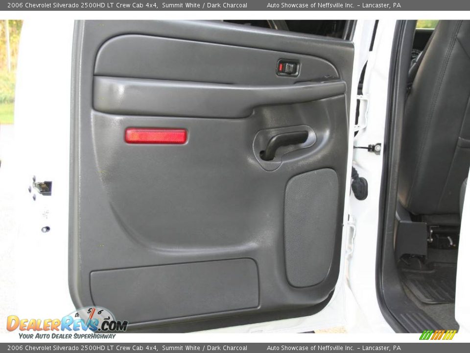 2006 Chevrolet Silverado 2500HD LT Crew Cab 4x4 Summit White / Dark Charcoal Photo #32