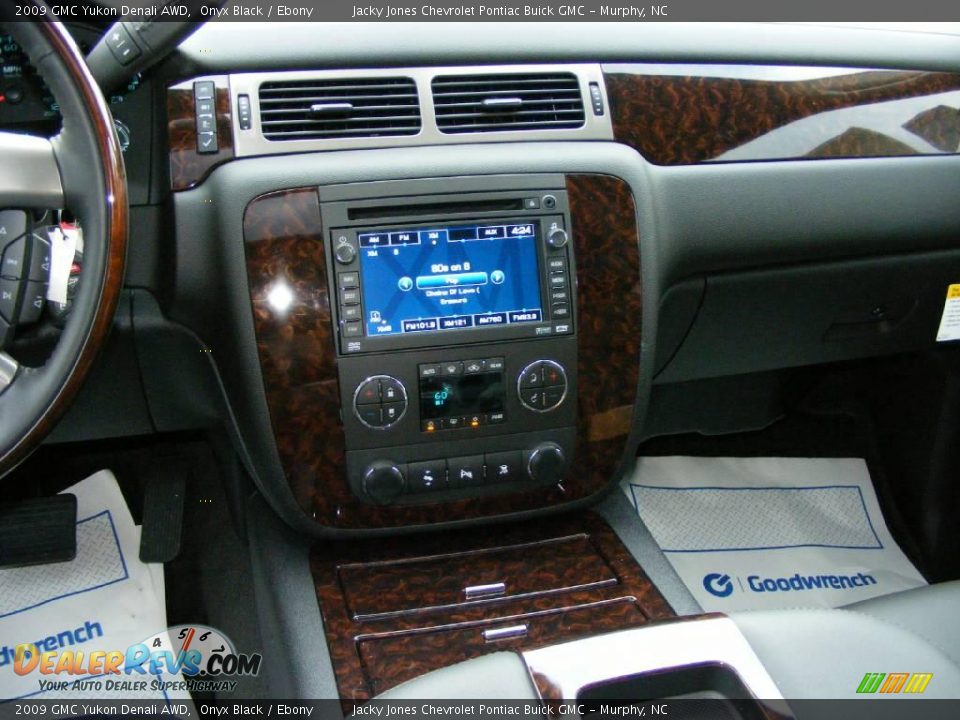 2009 GMC Yukon Denali AWD Onyx Black / Ebony Photo #18