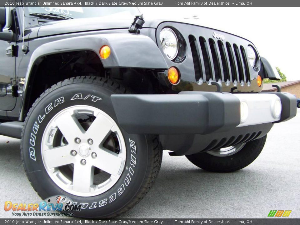 2010 Jeep Wrangler Unlimited Sahara 4x4 Black / Dark Slate Gray/Medium Slate Gray Photo #2