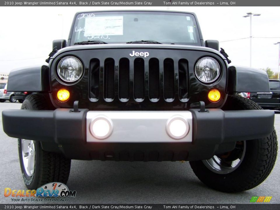 2010 Jeep Wrangler Unlimited Sahara 4x4 Black / Dark Slate Gray/Medium Slate Gray Photo #3