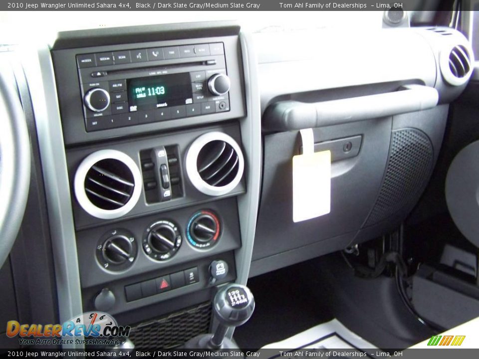 2010 Jeep Wrangler Unlimited Sahara 4x4 Black / Dark Slate Gray/Medium Slate Gray Photo #17
