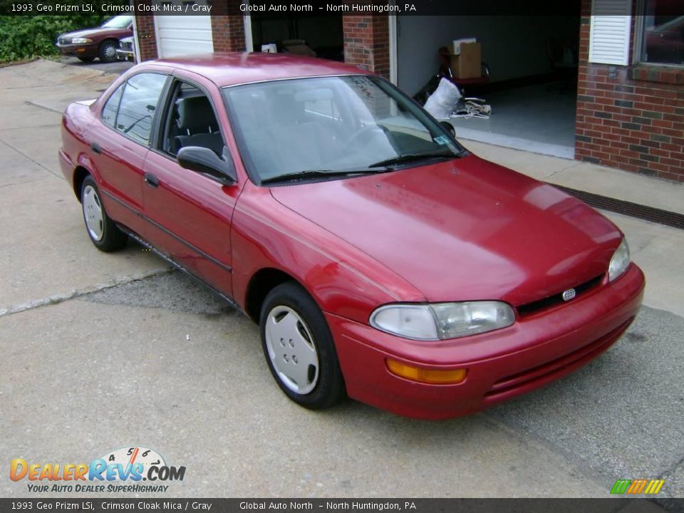 Front 3/4 View of 1993 Geo Prizm LSi Photo #2