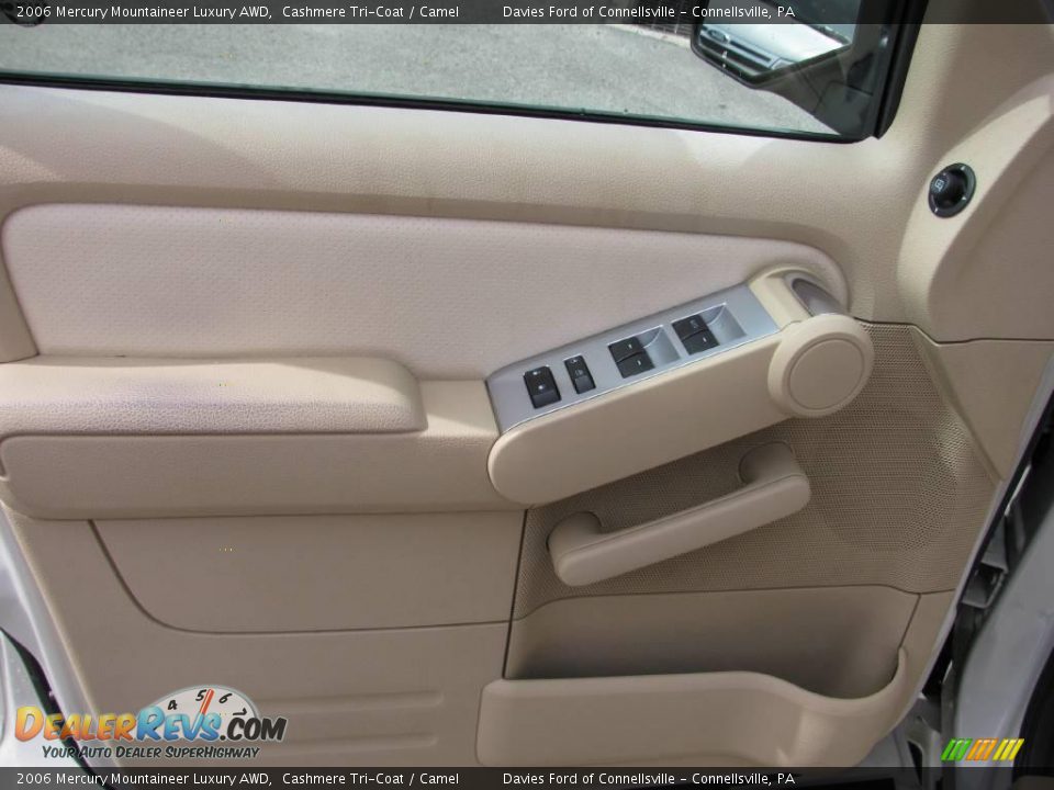 2006 Mercury Mountaineer Luxury AWD Cashmere Tri-Coat / Camel Photo #10