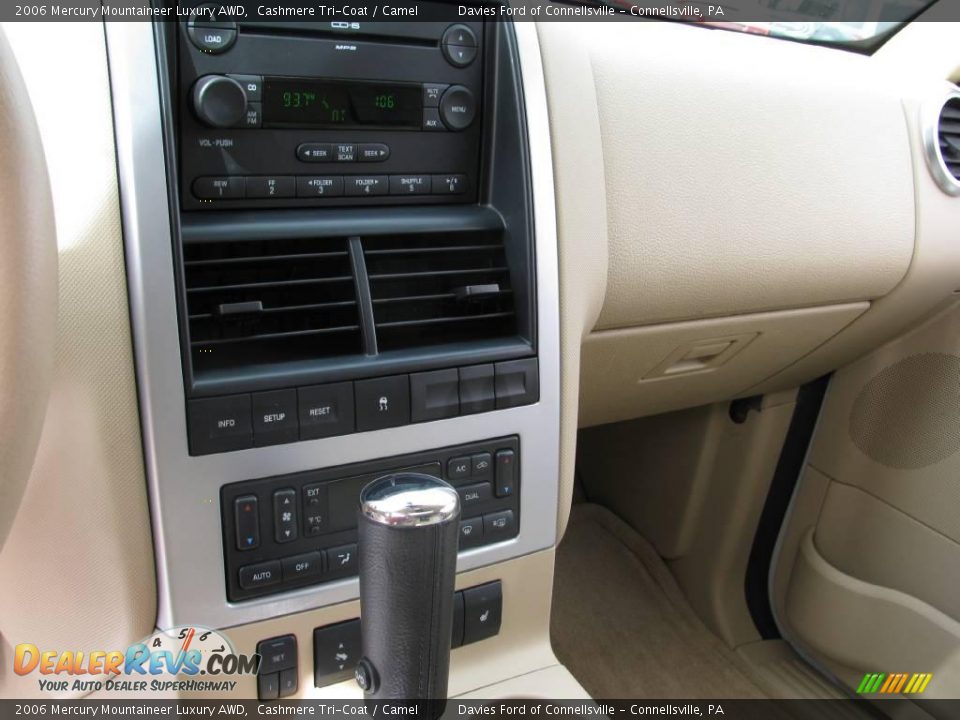 2006 Mercury Mountaineer Luxury AWD Cashmere Tri-Coat / Camel Photo #11