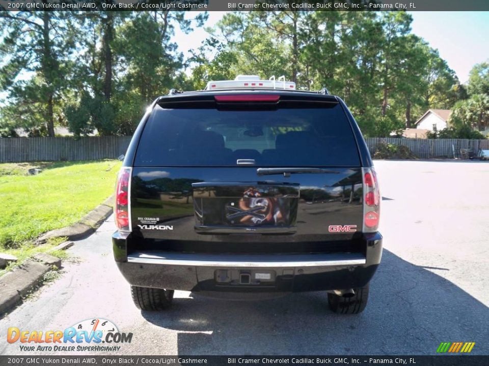 2007 GMC Yukon Denali AWD Onyx Black / Cocoa/Light Cashmere Photo #4