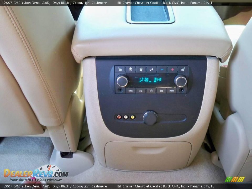2007 GMC Yukon Denali AWD Onyx Black / Cocoa/Light Cashmere Photo #7