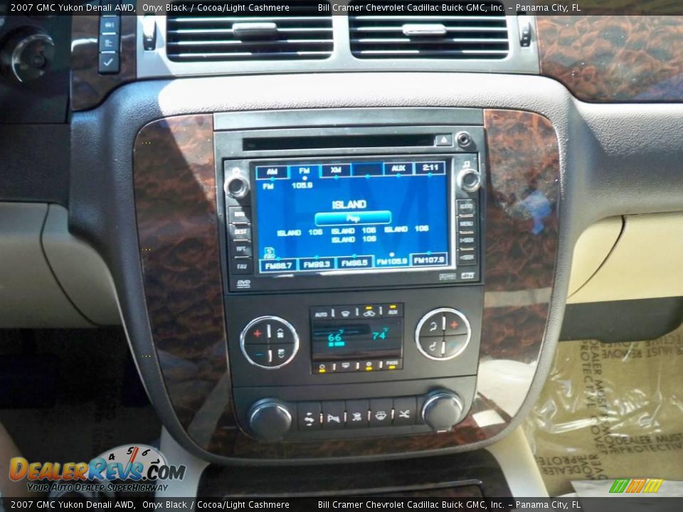 2007 GMC Yukon Denali AWD Onyx Black / Cocoa/Light Cashmere Photo #12