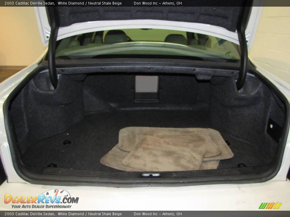 2003 Cadillac DeVille Sedan White Diamond / Neutral Shale Beige Photo #20